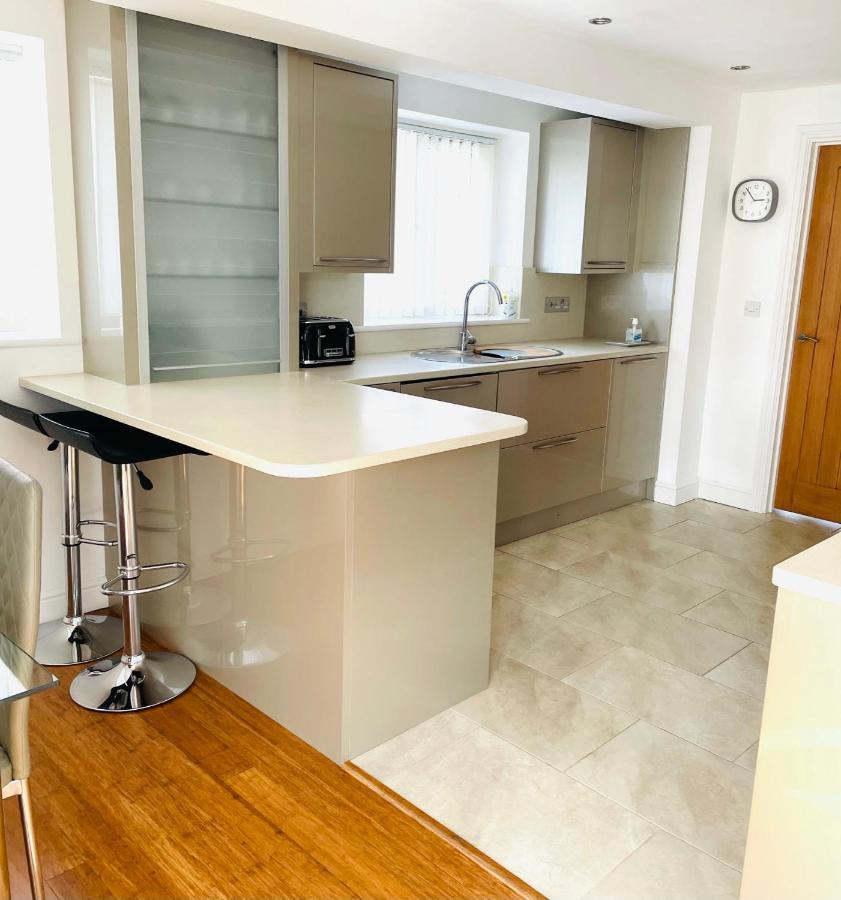 Sunny Corner, Padstow. Spacious 3 Bedrooms, 2.5 Bathrooms, Parking, Garden. المظهر الخارجي الصورة