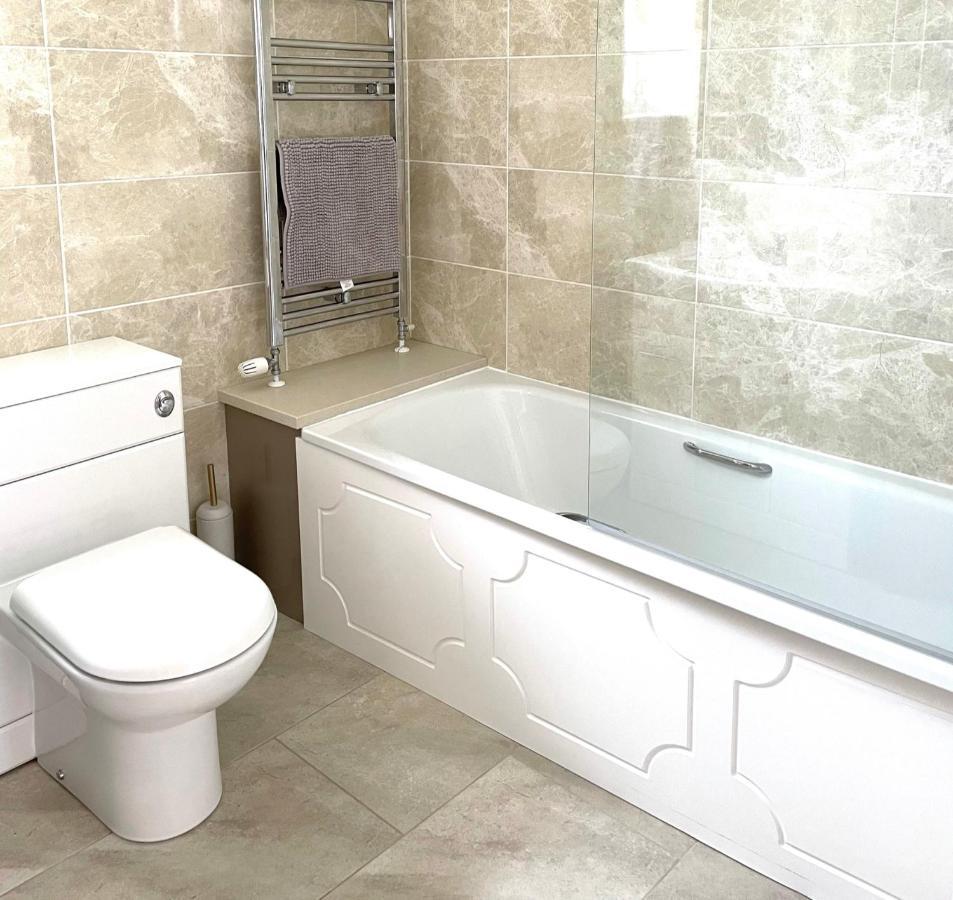 Sunny Corner, Padstow. Spacious 3 Bedrooms, 2.5 Bathrooms, Parking, Garden. المظهر الخارجي الصورة